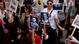 Акция "Бессмертный полк" объединяет все больше людей во всем мире