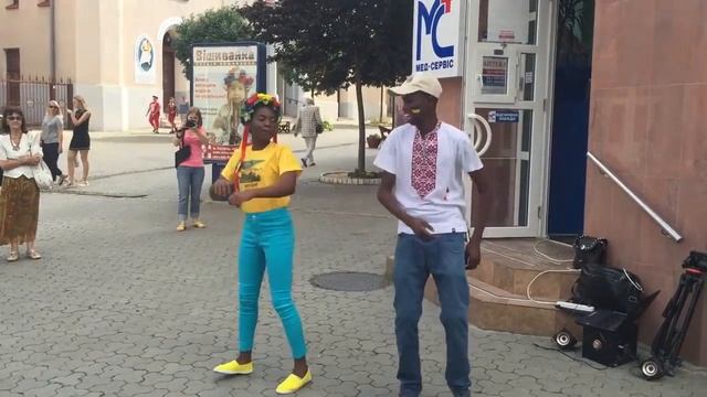 африканські бандерівці на святі вишиванки смотреть онлайн