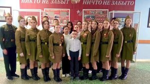 Поклонимся великим тем годам