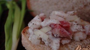 Салат-закуска с салом и луком