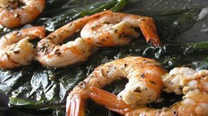 Королевские креветки с базиликом и шпинатом