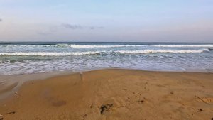 Пляж посёлка Южно-Морской  01.05.2025г.  [ 4K ]