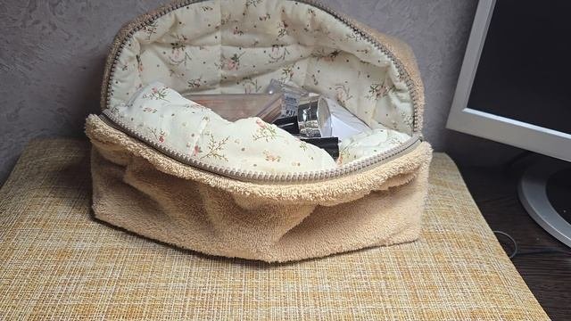КОСМЕТИЧКА НА МАЙ