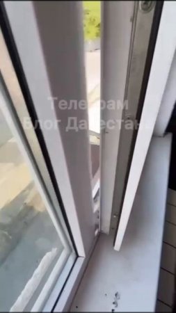 Кадры рукопашной схватки между полицейским и нападавшим в Махачкале появились в Сети