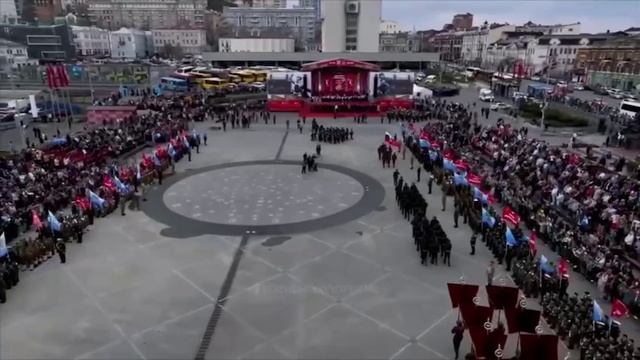 Необычный_парад_прошел_в_6500_км_от_Красной_площади