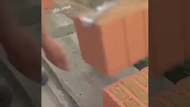 Укладка кирпича первого ряда\Laying bricks of the first row смотреть онлайн