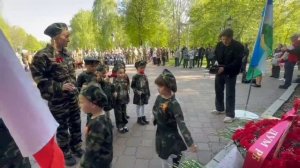 Возложение цветов дошкольниками города Стерлитамак