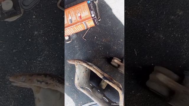 Кронштейн задней подвески (корпус подшипника) А 169 350 00 42 смотреть онлайн