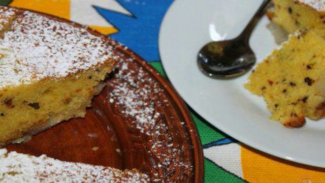 Пирог с грушей и грецкими орехами