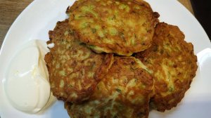 ОЛАДЬИ ИЗ КАБАЧКОВ на завтрак / Очень Вкусные, Нежные! Рецепт простой