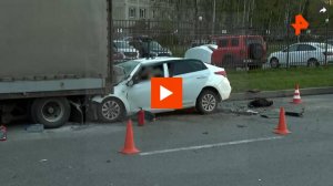 Два человека погибли в ДТП с грузовиком в Петербурге