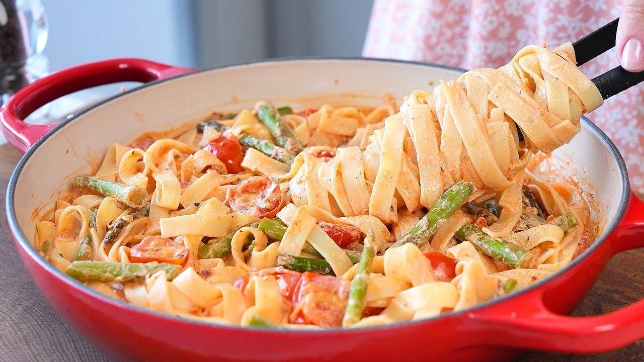 Вкуснейшая паста со спаржей и томатами — просто, полезно и невероятно аппетитно!