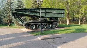 Выставка  боевой техники ВОВ у Памятника Воинам- освободителям спец.операций в Стерлитамаке
