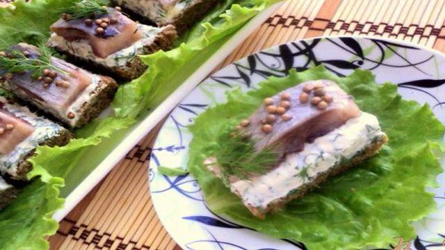 Канапе с сельдью