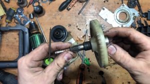 Произвёл ремонт электропилы (нет подачи масла)