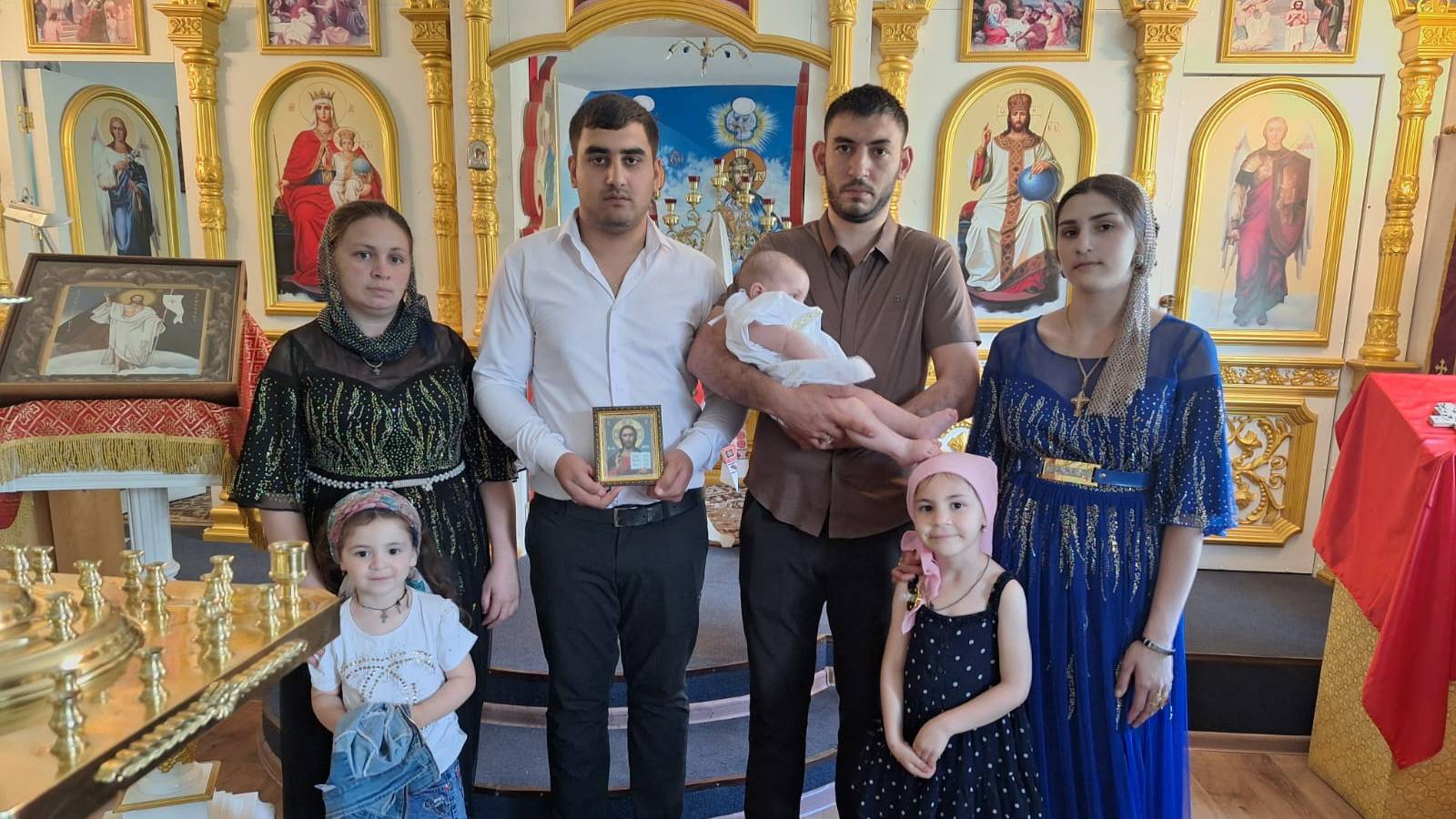 Алёша Квашенко крестит сына 01.05.2025. смотреть онлайн