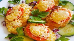 Куриные отбивные с помидорами и сыром