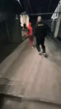 🕷️ Паутинный хайп: подростки в костюмах человекопаука атакуют ТЦ.