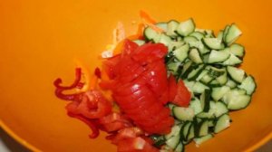 Салат из капусты с перцем и морковью