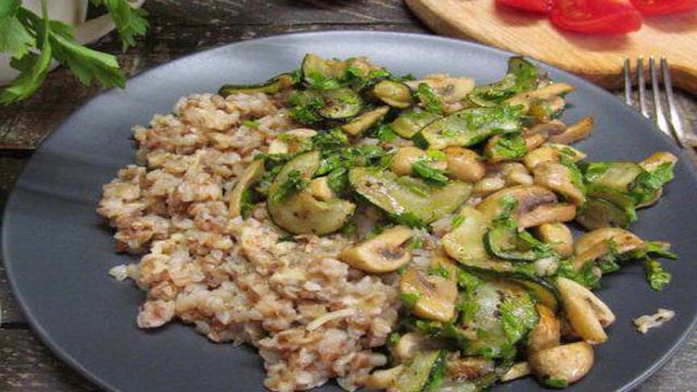 Сырная гречка с начинкой из кабачка и шампиньона