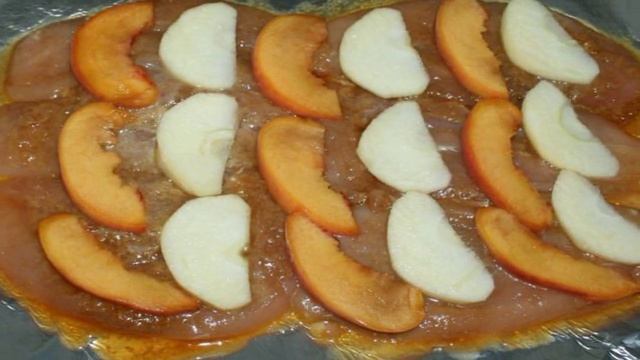 Куриный рулет с фруктами