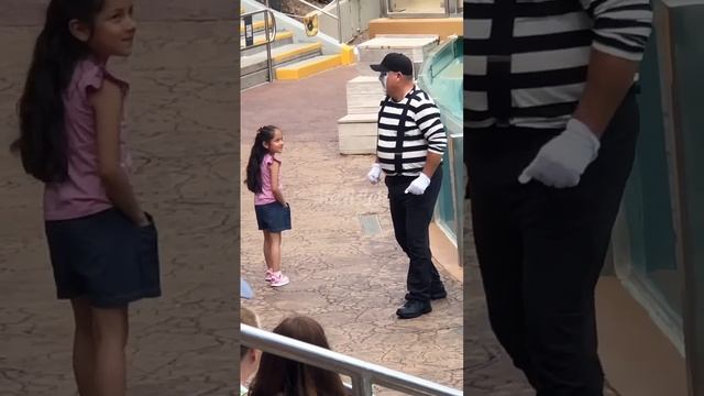 Tom the mime