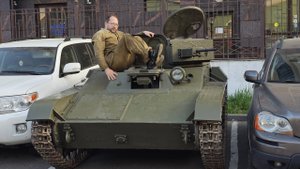 Маневрирование малого танка Т-60 на выставке "Моторы Войны", 24 апреля 2025