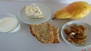 Тосты с горгонзолой и грушами