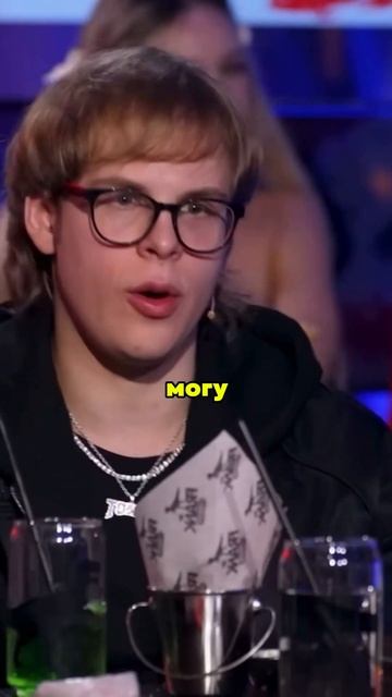 Кем видит себя Toxi$ через 20 лет🥹 #интервью #подкасты #podcast #баста #вопросребром #toxic смотреть онлайн