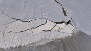 Лед ломается