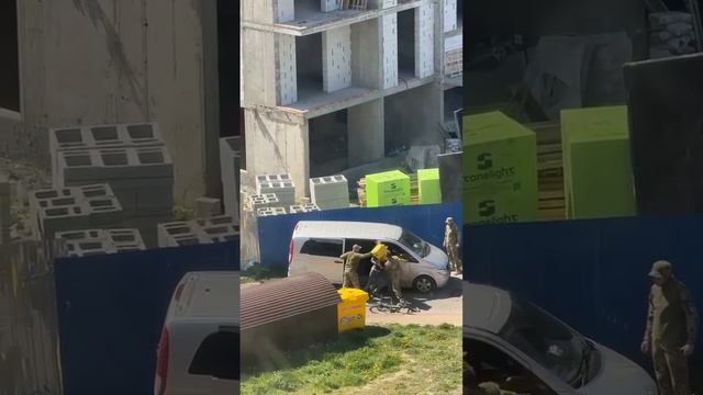 В Луцке ТЦК начали отлавливать курьеров прямо во время доставки заказов.