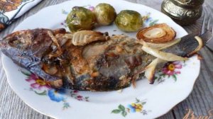 Караси,запеченные в сметанном соусе