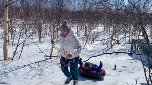Норильск/ Поездка на дачу/ Катаемся на плюшке/ Жарим шашлык/ Майские тёплые дни.