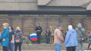 ПОЗОРИЩЕ !!! 
Одноклассники не нашли мемориалы Победы в Севастополе  и Керчи