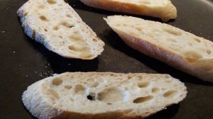 Канапе с пастой Фиш из лосося