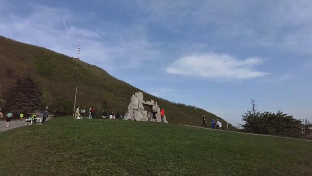 Вертикальный забег на Машук от KavkazRun смотреть онлайн
