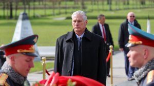 Президент Кубы прибыл в Россию на празднование Дня Победы