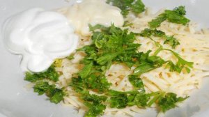 Стаканчики из огурцов с сырной начинкой и семгой
