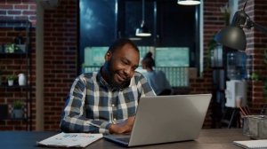 Моя стратегия на основе обучающих материалов от брокера