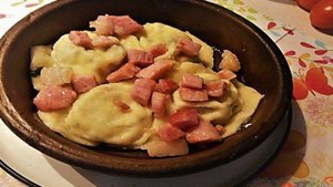 Равиоли со шпинатом сыром рикотта и пармезаном