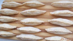 Вареники из творожного теста с вишней