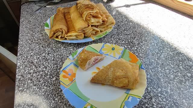 В сезон готовлю блины с творогом и клубникой смотреть онлайн