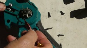 Разборка и ремонт мини электропилы аккумуляторной