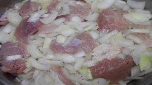 Свинина на мангале с помидорами