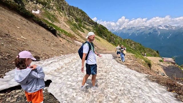 Красная поляна / Черная пирамида смотреть онлайн