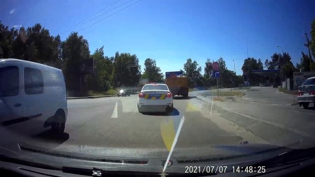 Охи ж наша полиция , на показывает нам плохого ,а мы потом повторяем) смотреть онлайн