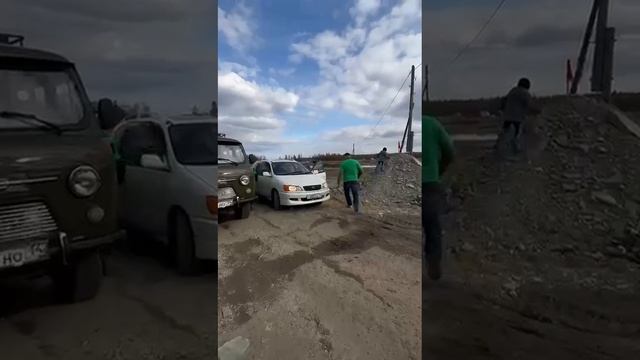 Үлэ, эйэ, май. Ыам ыйын 1 күнүгэр Ходоро нэһилиэгэр түөлбэлэринэн автоквест оонньуу буолан ааста.