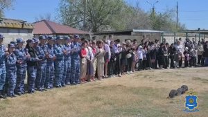 Юные астраханцы познакомились со службой полицейских на дне открытых дверей