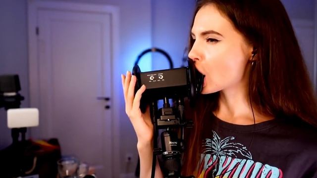 Tangerin EarLicking Asmr