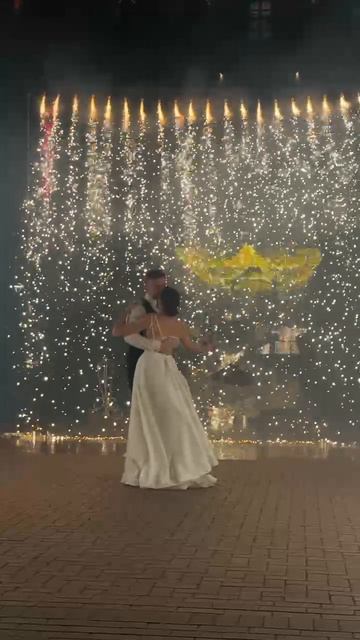 Водопад и фейерверки холодного огня на свадьбу 26.04.2025
